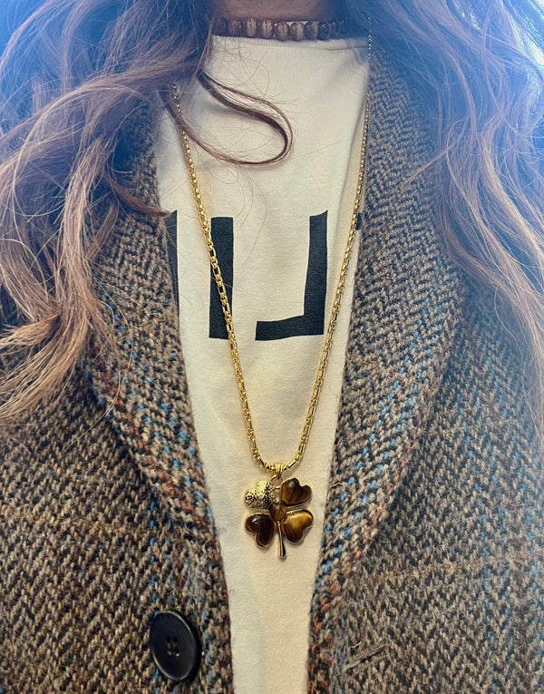 Talis Chains Clover Pendant Tigers Eye