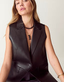 Talis Chains Happy Fish Pendant Necklace Black Agate