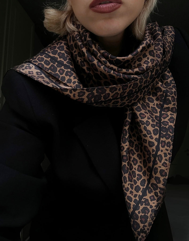 Le Scarf Leopard 80 Cm